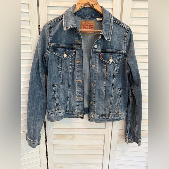 Levi's Jackets & Blazers - Levi’s Trucker Light Blue Denim Jacket